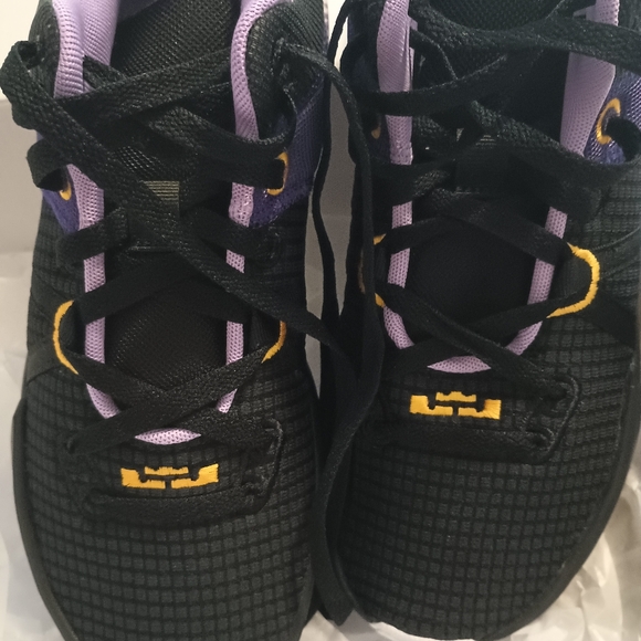 🔥Super Hot Nike LeBron Witness 7 Classic Baller Shoe - 9.5 - Picture 5 of 8